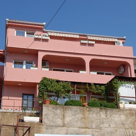 סנג' Apartments Kriz מראה חיצוני תמונה
